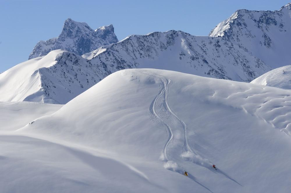 Berghotel Basur - Das Schihotel Am Arlberg Flirsch Εξωτερικό φωτογραφία