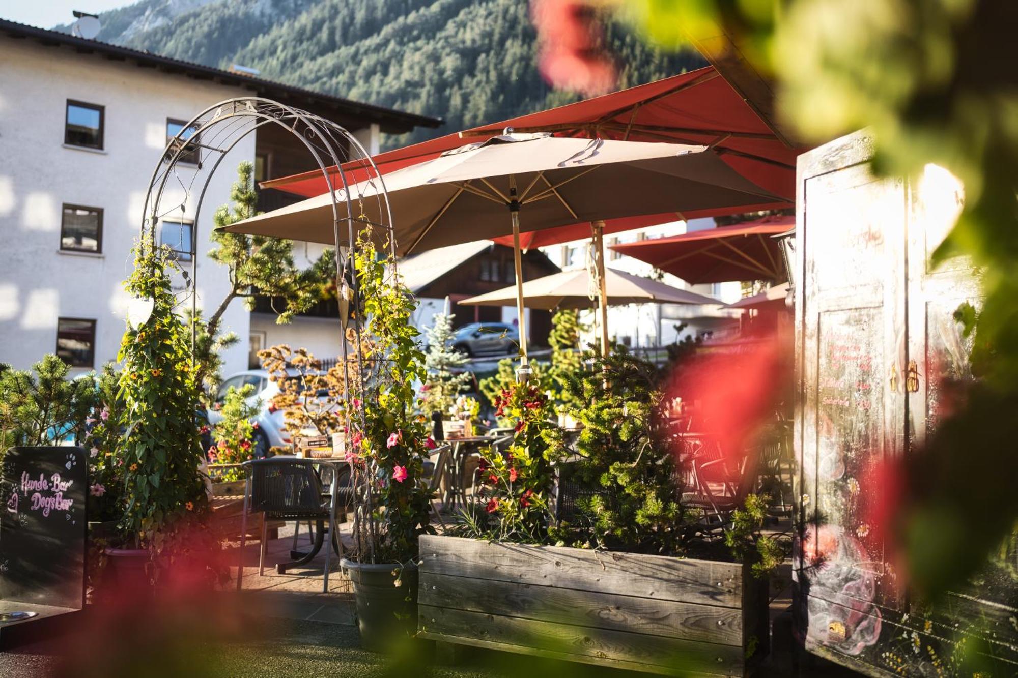 Berghotel Basur - Das Schihotel Am Arlberg Flirsch Εξωτερικό φωτογραφία